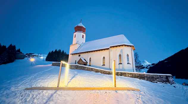 Zwei neue Schaukeln wurden im Rahmen des Marketingprojekts „Land der Schaukeln“ aufgestellt.