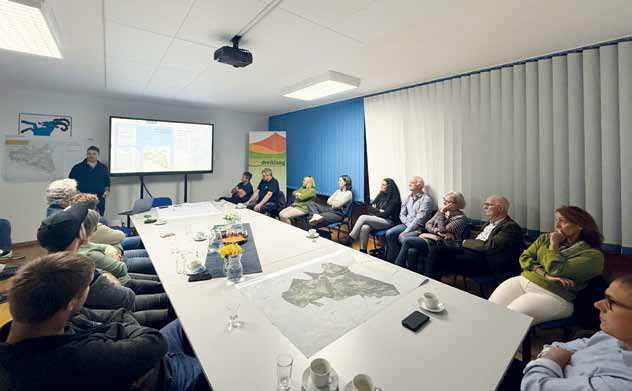 Präsentation des Räumlichen Entwicklungskonzepts (REP) im Gemeindeamt Dünserberg, an der rund 40 Bürgerinnen und Bürger teilnahmen.